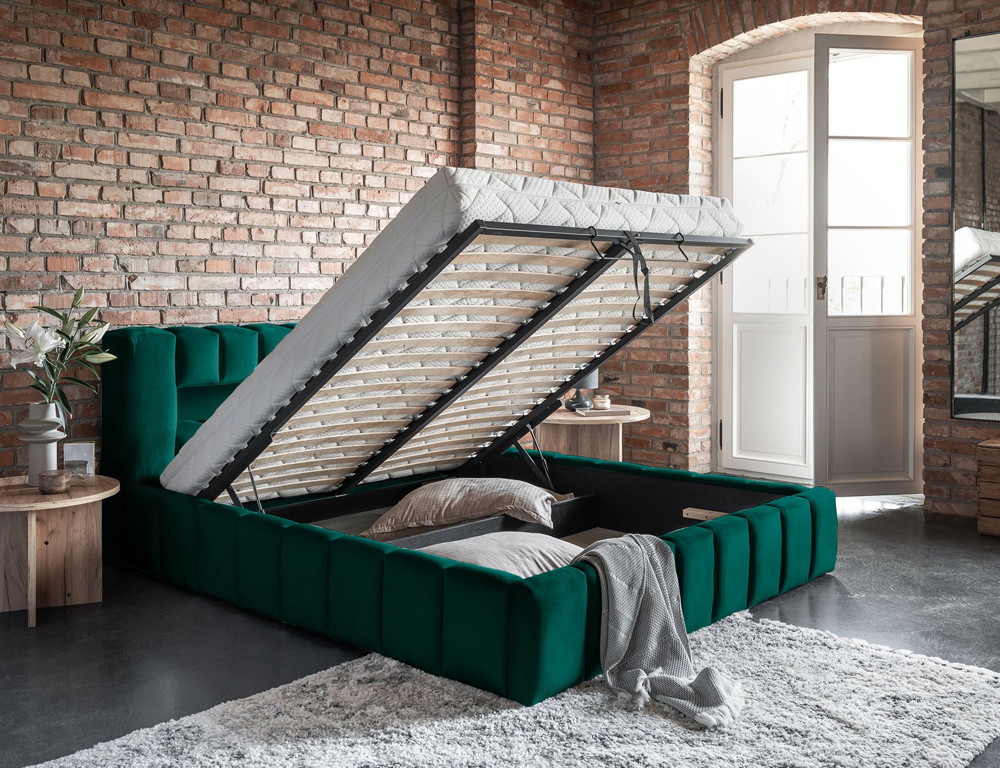 ReForm Creative Home Lamica Upholstered LED Storage Platform Bed - Emerald Green Free Delivery USA & Canada