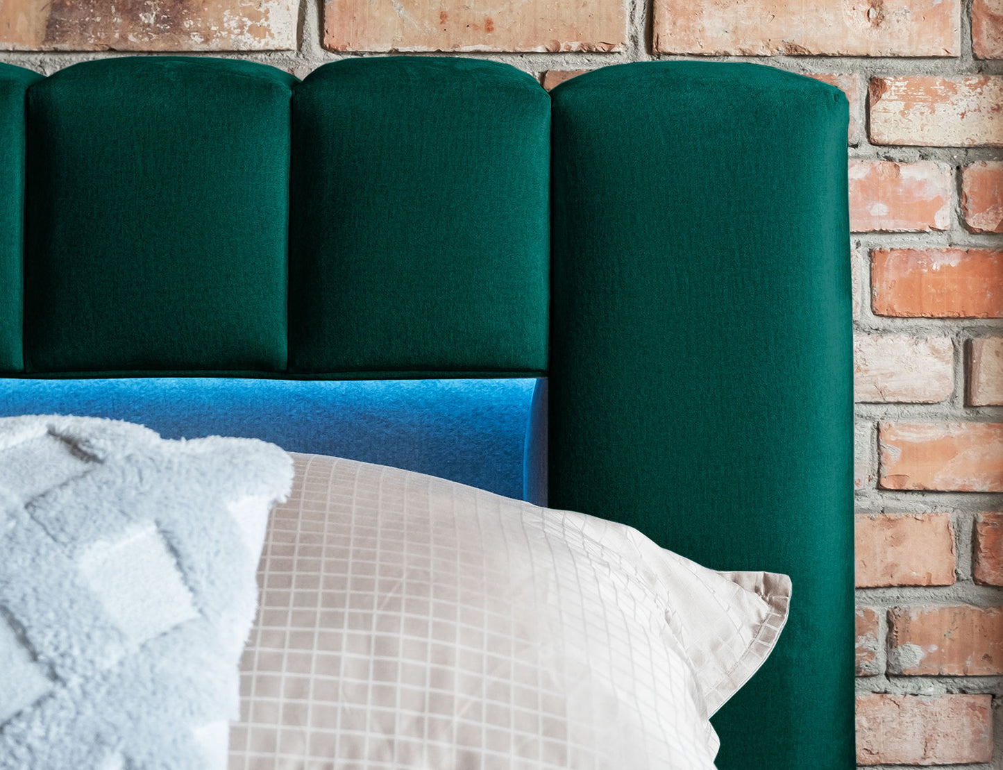 ReForm Creative Home Lamica Upholstered LED Storage Platform Bed - Emerald Green Free Delivery USA & Canada