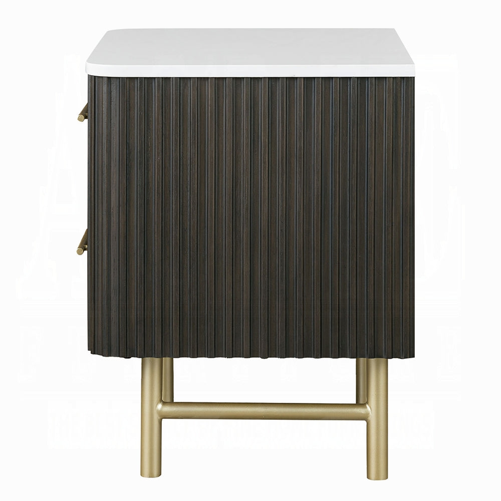 Table de chevet Laffery Luxury avec dessus en imitation marbre et détails Chanel - Espresso